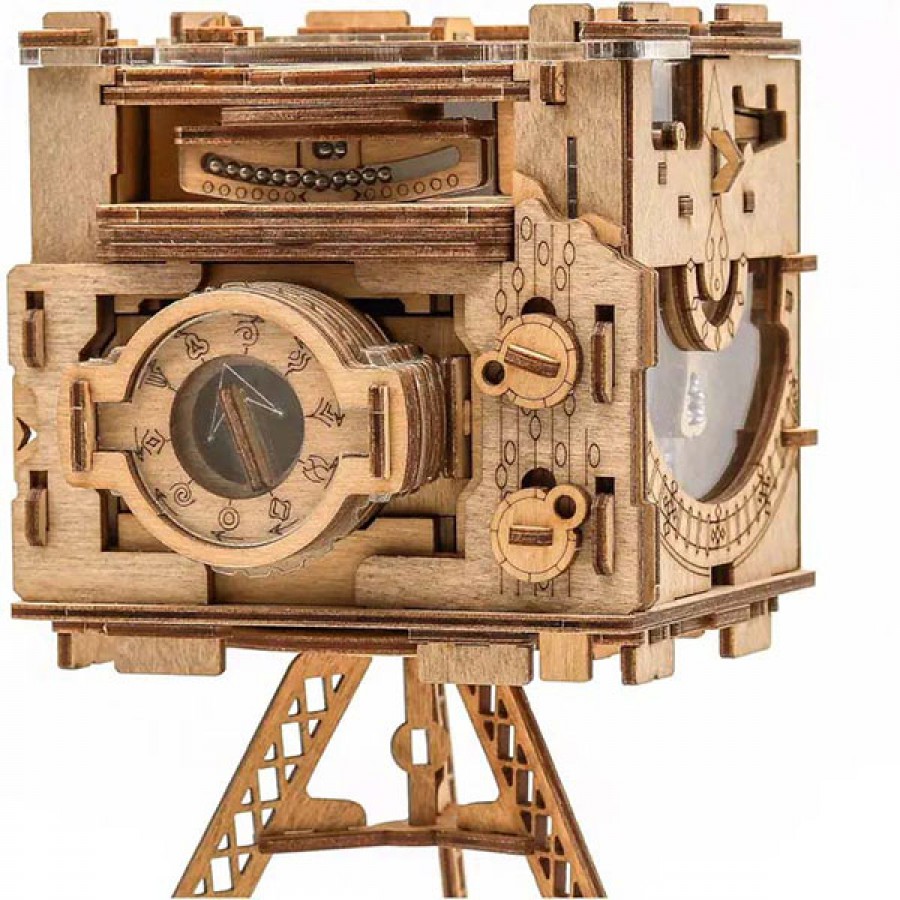 Cluebox 6: Sherlock's Camera - Image 2